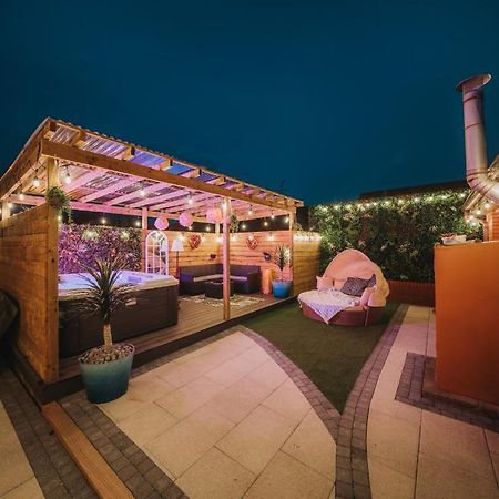 Cosy Hot Tub Getaway Bungalow Villa Armagh Dış mekan fotoğraf